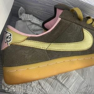 Women Nike SB size 6.5 Men